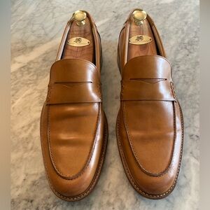 EUC Men’s Banana Republic tan leather slip on loafers size 11.5
